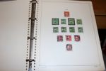 Välfylld samling stämplat/ostämplat med flera skillingar inkl 6+8 sk bco (blandad kvalitet) och några luckfyllare, vapentyp öre i dubbel uppsättning, svart+brunt lokalmärke, 3 öre lejon typ 1 m.m.