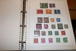 Välfylld samling stämplat/ostämplat med flera skillingar inkl 6+8 sk bco (blandad kvalitet) och några luckfyllare, vapentyp öre i dubbel uppsättning, svart+brunt lokalmärke, 3 öre lejon typ 1 m.m.