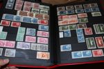 Lagerparti stämplat 1855-1996 i två välfyllda, 64-sidiga insticksböcker. Med flera bättre märken som 4 sk bco och 17 öre lejon, massor med vapen och ringtyp m.m. Tusentals märken!