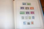 Trevlig mindre samling fram till 1977. Med 4+8 skilding i bl.kval. Därefter bättre, från 1900 nästan enbart x/xx. Efter 1930 är nästan alla bättre märken utan stämplar xx, så det är fint material. 