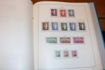 Trevlig mindre samling fram till 1977. Med 4+8 skilding i bl.kval. Därefter bättre, från 1900 nästan enbart x/xx. Efter 1930 är nästan alla bättre märken utan stämplar xx, så det är fint material. 