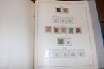 Trevlig mindre samling fram till 1977. Med 4+8 skilding i bl.kval. Därefter bättre, från 1900 nästan enbart x/xx. Efter 1930 är nästan alla bättre märken utan stämplar xx, så det är fint material. 
