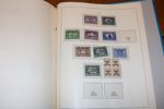 Trevlig mindre samling fram till 1977. Med 4+8 skilding i bl.kval. Därefter bättre, från 1900 nästan enbart x/xx. Efter 1930 är nästan alla bättre märken utan stämplar xx, så det är fint material. 