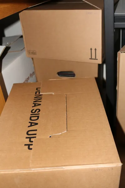 ÖSTERRIKE. Ett helt dödsbo Österrike i FYRA* lådor, säljes intakt.