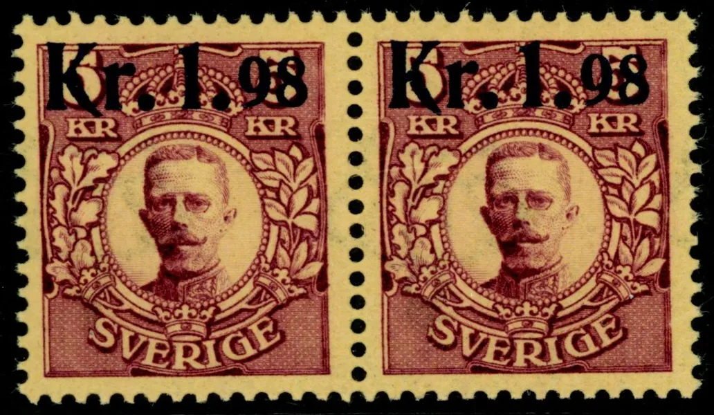 F97vm6. Postfriskt par med delat omv vm. F 300 kr
