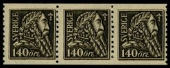 F155b. Postfriskt 3-strip. F 2400 kr