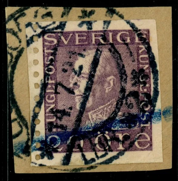 F179A. Felklippt märke på klipp. Intressant objekt.