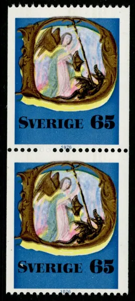 F983. Postfriskt par med kraftigt förskjutna färger. Ovanligt.