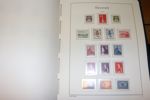 Postfrisk samling 1933-1994 i Leuchtturmalbum med fickor. Nästan komplett i perioden inkl några tjänste och postfärjemärken.