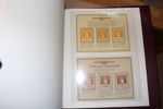 Mycket trevlig samling 1915-2023 i fem förtrycksalbum (Lindner) med fickor. KOMPLETT i perioden inkl 16 pakkeporto-märken (x/xx/stpl), därefter enbart xx inkl Danmark Befriet även ändrade färger (15).
