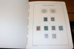 Bra samling Finland 1860-1992 i ett fräscht Leuchtturmalbum. Med en del bättre äldre utgåvor och välbesatt 1900-tal. Även sidor för ockuperade områden m.m. Bra värde!