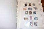 Bra samling Finland 1860-1992 i ett fräscht Leuchtturmalbum. Med en del bättre äldre utgåvor och välbesatt 1900-tal. Även sidor för ockuperade områden m.m. Bra värde!