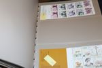 Samling häften och automathäften i tre album + en låda, varav ett album med markeringar. Mycket att gå igenom!
