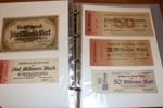 TYSKLAND. Album 122 sedlar 1910-20-tal inkl många från inflationstiden. Mest ordinarie sedlar men även några "notgeld". Blandad kvalitet från godtagbart till ovikt, men mest bra. 