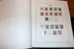 SPANIEN. Samling till 1979 i två DAVO-album med förtryck och fickor. Ojämnt besatt men inkl en del lite bättre utgåvor, blandat x/xx/stpl. Även Spanska Andorra, bl.a. nästan komplett xx 1972-2001.