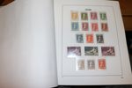 SPANIEN. Samling till 1979 i två DAVO-album med förtryck och fickor. Ojämnt besatt men inkl en del lite bättre utgåvor, blandat x/xx/stpl. Även Spanska Andorra, bl.a. nästan komplett xx 1972-2001.