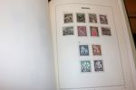 SPANIEN. Samling till 1979 i två DAVO-album med förtryck och fickor. Ojämnt besatt men inkl en del lite bättre utgåvor, blandat x/xx/stpl. Även Spanska Andorra, bl.a. nästan komplett xx 1972-2001.