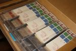 Samling automathäften HA1-25 på lösa blad med många olika typer, samt ask dubbletter. Även en ask mjuka häften 1950-70-tal och några lösa märken.