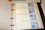Blandat parti med bl.a. ringtyp t13 på blad med olika nyanser, lite 12 öre vapen, en enklare Nordensamling i Facitalbum, ett album bandmärken, och en färglikare Nordisk Filateli som dock ej är kpl.