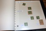 Trevlig samling militärmärken i ett Safe-album. Innehåller M1 xx och obeg kuvert, senare utgåvor delvis specialiserat. M8 i flera lösa ex och ett svarsbrev. Trevlig bas för vidare studier.