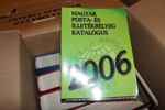 UNGERN. Stort parti/samling i åtta album. Ej närmare genomgånget men från klassiskt och framåt. Tusentals frimärken! Även en ungersk specialkatalog.
