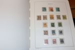 ESTLAND. Trevlig samling 1918-2014 i Leuchtturmalbum med fickor, albumet i nyskick.