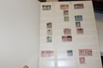 SPANIEN. Mycket fin och välvårdad samling med hemgjord montering i två Leuchtturmpärmar, svarta blad, samlat till ca 1980.