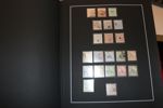 SPANIEN. Mycket fin och välvårdad samling med hemgjord montering i två Leuchtturmpärmar, svarta blad, samlat till ca 1980.
