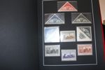 SPANIEN. Mycket fin och välvårdad samling med hemgjord montering i två Leuchtturmpärmar, svarta blad, samlat till ca 1980.
