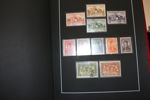 SPANIEN. Mycket fin och välvårdad samling med hemgjord montering i två Leuchtturmpärmar, svarta blad, samlat till ca 1980.