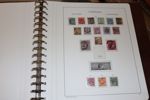 Parti med blandade länder världen runt i ett tiotal insticksböcker + en grundsamling England i album med fickor (sidor 1840-1950). Även några brev och klämfickor etc.