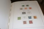 Trevlig samling 1855-2000 i två Leuchtturmalbum med fickor.