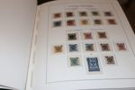 Trevlig samling 1855-2000 i två Leuchtturmalbum med fickor.