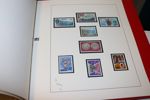 Låda med bl.a. 12 album inkl samlingar Island, Monaco och Vatikanstaten xx 1960-80-tal. Dessutom några album xx motivmärken olika länder och ett par album enklare stämplat.