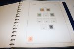 Mycket omfattande samling till 1992 i fyra KABE-album. Inleds med original 4 sk bco med variant "PYRA", 8 sk bco i eftertryck E2 (rep hörn) i lyxcentrering. Båda dessa utan gummi. 