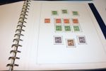 Mycket omfattande samling till 1992 i fyra KABE-album. Inleds med original 4 sk bco med variant "PYRA", 8 sk bco i eftertryck E2 (rep hörn) i lyxcentrering. Båda dessa utan gummi. 