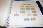 Mycket omfattande samling till 1992 i fyra KABE-album. Inleds med original 4 sk bco med variant "PYRA", 8 sk bco i eftertryck E2 (rep hörn) i lyxcentrering. Båda dessa utan gummi. 