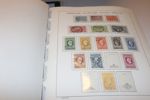 NEDERLÄNDERNA. Samling klassiskt-2010 i fyra album varav ett förtrycksalbum som når till 1970. Generellt en välfylld samling utan de riktigt dyra, men bl.a. ingår Legion-blocken. Blandat stpl/x/xx.