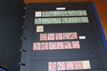 Samling/parti Lilla riksvapnet-medaljong i tjockt visiralbum. Med start på F69 med en del fina stämplar, vattenmärkesvarianter och annat, samlat t.o.m. F104.