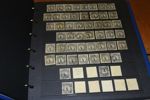 Samling/parti Lilla riksvapnet-medaljong i tjockt visiralbum. Med start på F69 med en del fina stämplar, vattenmärkesvarianter och annat, samlat t.o.m. F104.