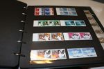 Samling xx 1961-2020. KOMPLETT vad jag kan se inkl många häften. Även Laxness guldblocket. Dessutom finns en del märken i dubbel uppsättning! Sitter i två välmatade visiralbum.