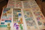 Stor flyttlåda med tre samlingar/partier: CEPT-samling på blad + helark (Mi över €1000 enl inl), parti ISRAEL xx/stpl i låda med mängder av frimärken, samt samling tyska förstadagsblad (ETB) + album.