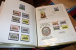 ENGLAND, IRLAND, KANALÖARNA. Parti 6 album i låda, mest stämplat vilket i Kanalöarnas fall kan tyckas mer intressant. Mest billiga frimärken men mycket material och intressant samlingsområde.