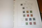 Fin samling Island 1873-1989 i ett Leuchtturmalbum med en del extrasidor.