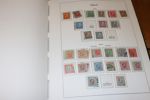 Fin samling Island 1873-1989 i ett Leuchtturmalbum med en del extrasidor.