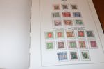 Fin samling Island 1873-1989 i ett Leuchtturmalbum med en del extrasidor.