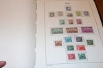 Fin samling Island 1873-1989 i ett Leuchtturmalbum med en del extrasidor.