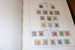 Fin samling Island 1873-1989 i ett Leuchtturmalbum med en del extrasidor.