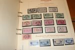 Estett-album med en mest stpl samling 4+8 sk bco till 1949. Innehåller många bättre märken t.ex. två ex 3 öre lejon typ 1 (F14A), vapen och ringtyp och Oscar med nyanser och en del stämplar. 