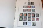 Samling till början på 2000-talet i ett album, med flera bättre märken. Bl.a. 2+4+8 skilding utan gummi, def 16 sk. Flera aur-ovaler inkl några bättre valörer, hyfsat 1900-tal men oftast utan det dyra